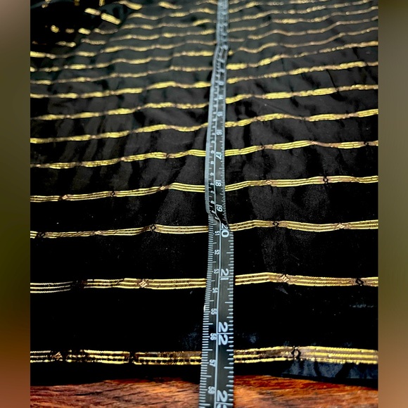 RARE vintage Tahari 80’s style black silk top with amazing ruched puff sleeves - Picture 6 of 9